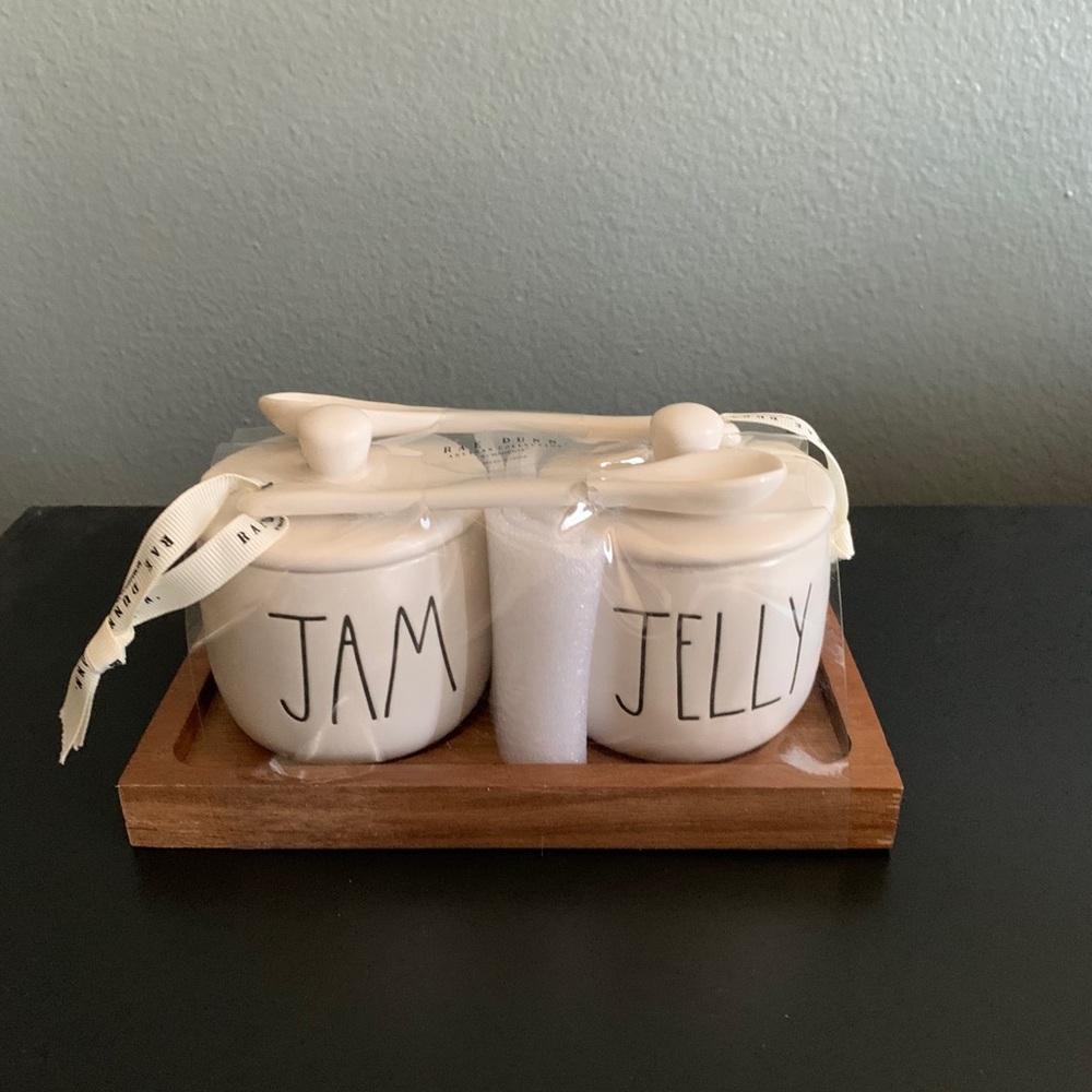 New Rae Dunn “JAM” & “JELLY” w/ Wood Tray and Serving Spoons

‎